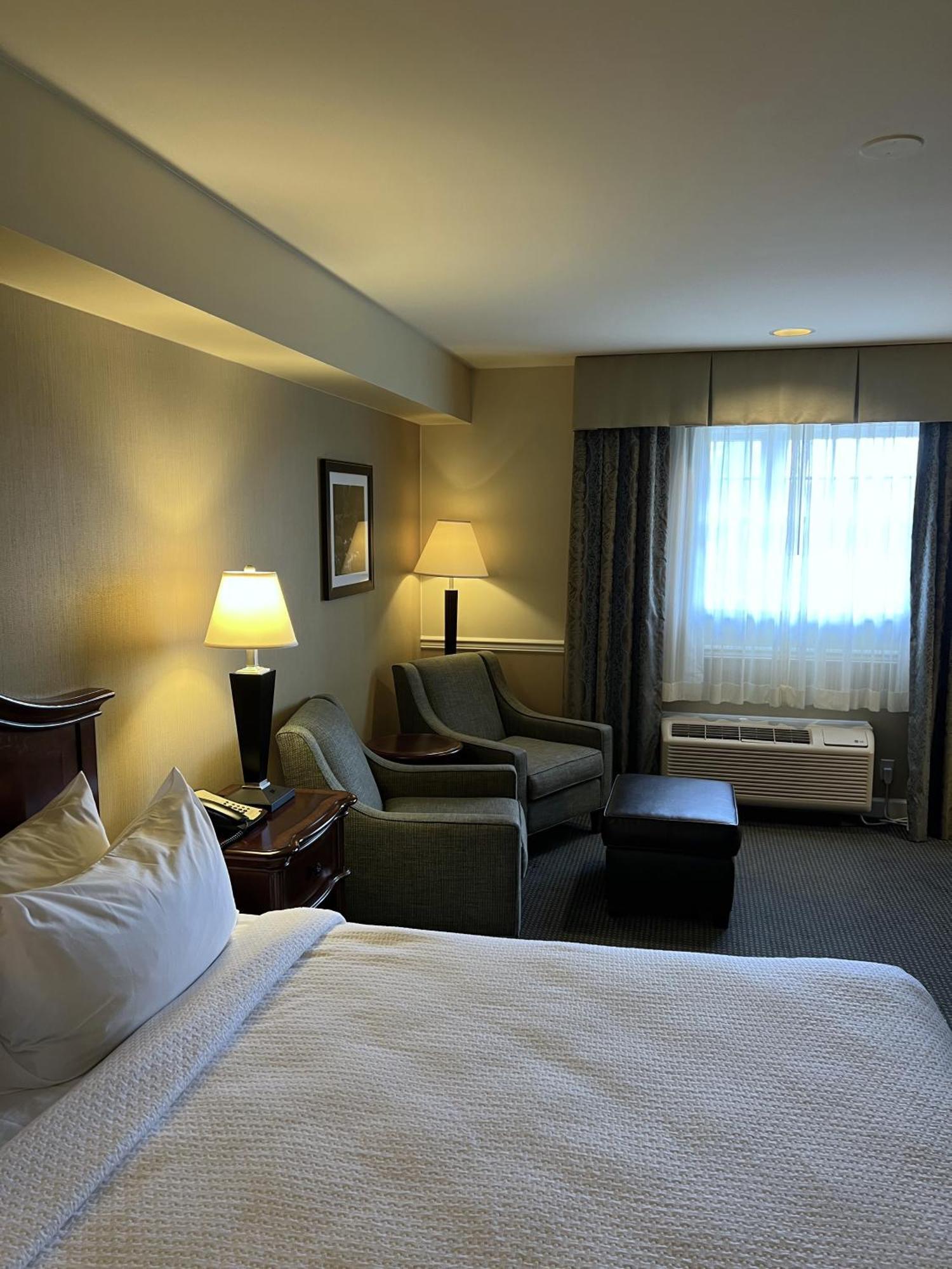 Pine Barn Hotel 3*