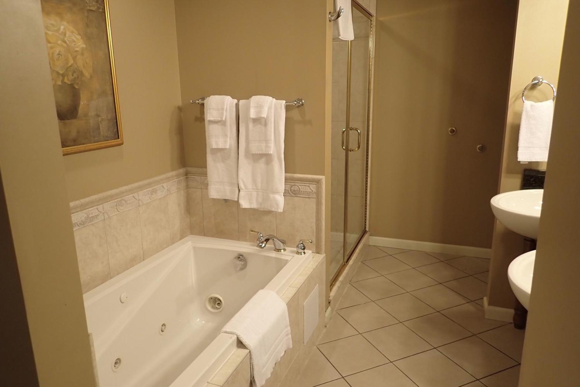 Hotel Pine Barn Danville