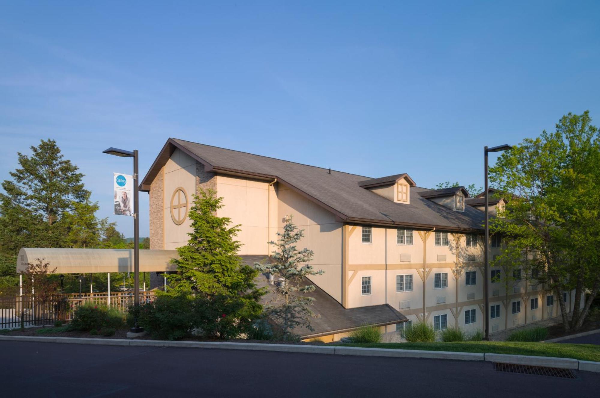 Pine Barn Hotel